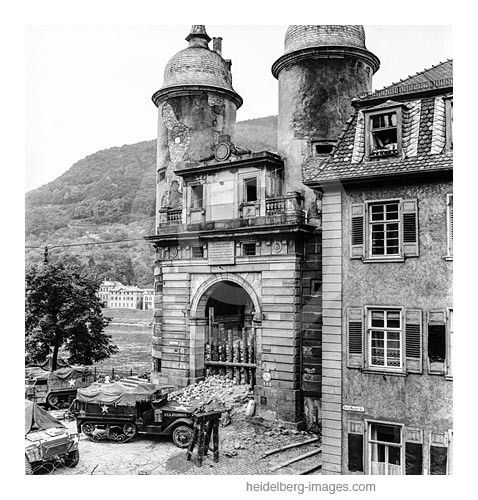 Archiv-Nr. h4512-7 / Alte Brücke mit Panzersperren