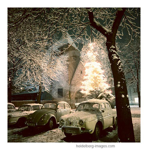 Archiv-Nr. h31/12 Neuenheimer Marktplatz und verschneite Autos