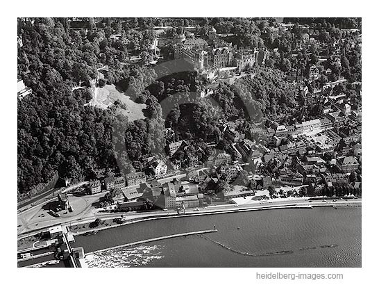 Archiv-Nr.  L10_328 / Schloss und Karlstor aus der Luft 1961