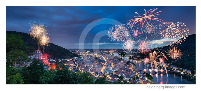 Archiv-Nr. hc2012133pano / Schlossbeleuchtung in Heidelberg