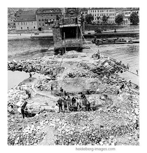 Archiv-Nr. h4527-8 / Wiederaufbau der Alten Brücke.jpg