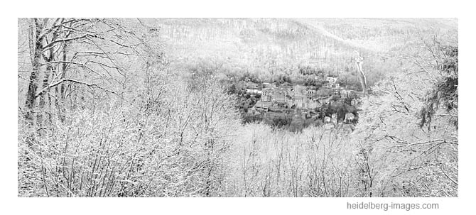 Archiv-Nr. h2018101 |  'Insel im Schnee', Heidelberger Schloss