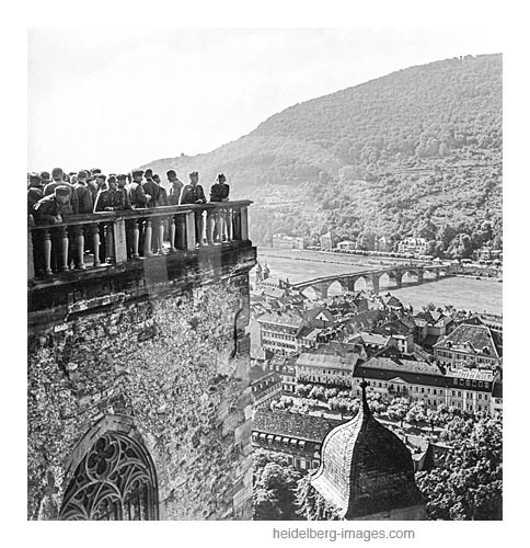 Archiv-Nr. hr279 / Soldaten auf dem Schlossaltan