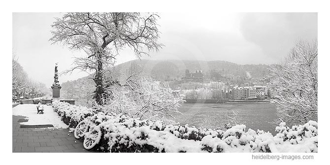 Archiv-Nr. h2004111 | verschneites Fahrrad am Neckarufer