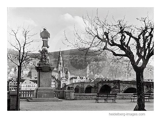 Archiv-Nr. 85-54H / Nepomuck mit Heiliggeistkirche