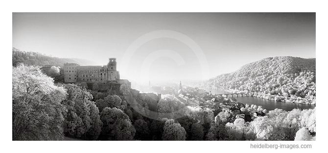 Archiv-Nr. h2003210 | Schlossblick im Sonnenuntergang