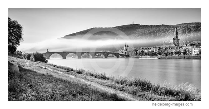 Archiv-Nr. h2016119 | Altstadt, Alte Brücke und Morgennebel
