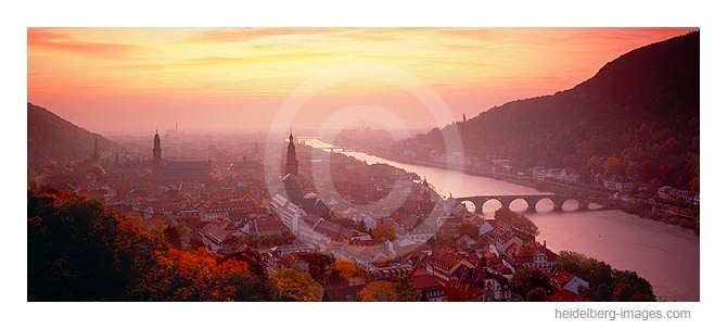 Archiv-Nr. hc2008130 | Altstadt im Sonnenuntergang