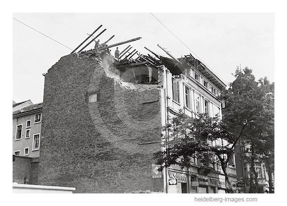 Archiv-Nr. hr140 / Zerstörtes Haus in der Rohrbacher Strasse 