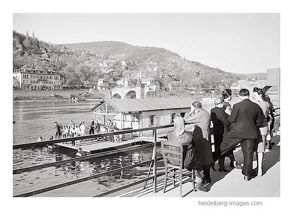 Archiv-Nr. 4562_17H / Bootsverleih an der Alten Brücke