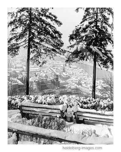 Archiv-Nr. h72a/54 / Verschneite Altstadt mit Schloss