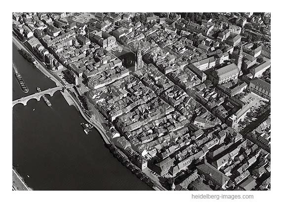 Archiv-Nr. L10_323 /  Luftbild der Altstadt von Heidelberg 1961