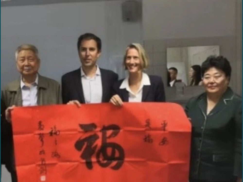 Meeting vom chin. Roten Kreuz & Goldstück in Beijing