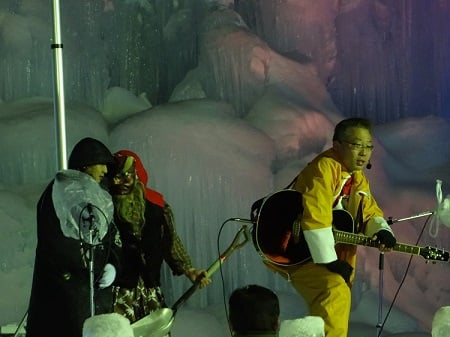 氷のステージショー