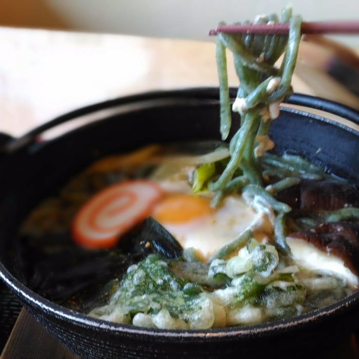 冬季限定よもぎ煮込みうどん