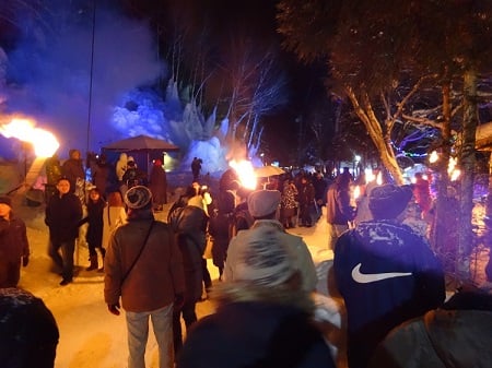 松明の入場「雪の精、山の神と共に」