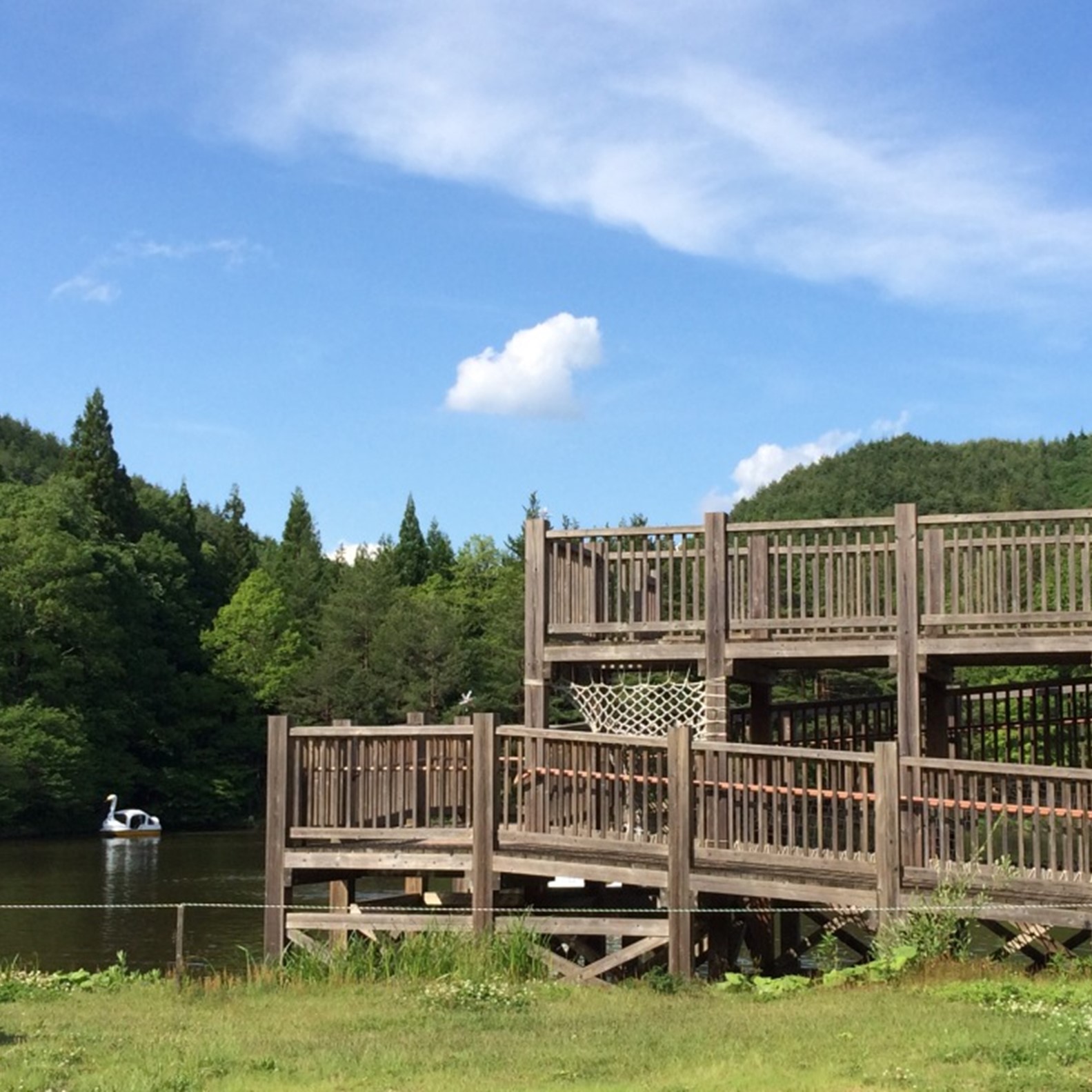 展望デッキはアスレチックのようで子供に大人気