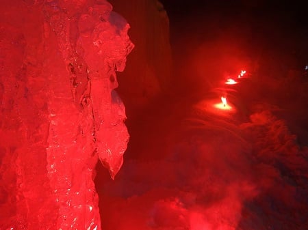 氷祭り発煙灯アート