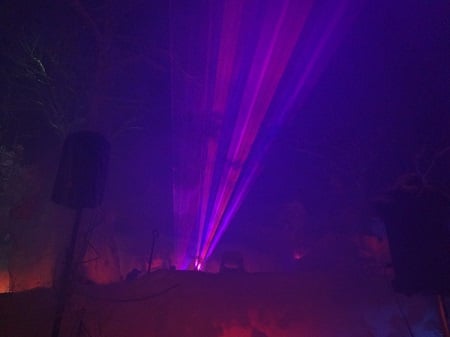 氷と光の競演（レーザー光）