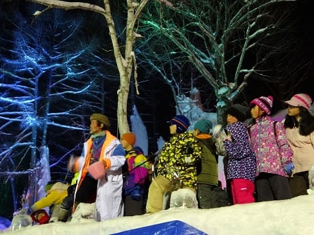 氷の王様と子供達のシャボン玉パレード