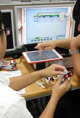マインドストームを使ったプログラミング体験