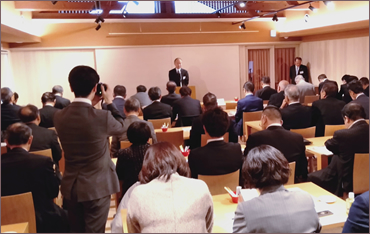 教室形式（60名）