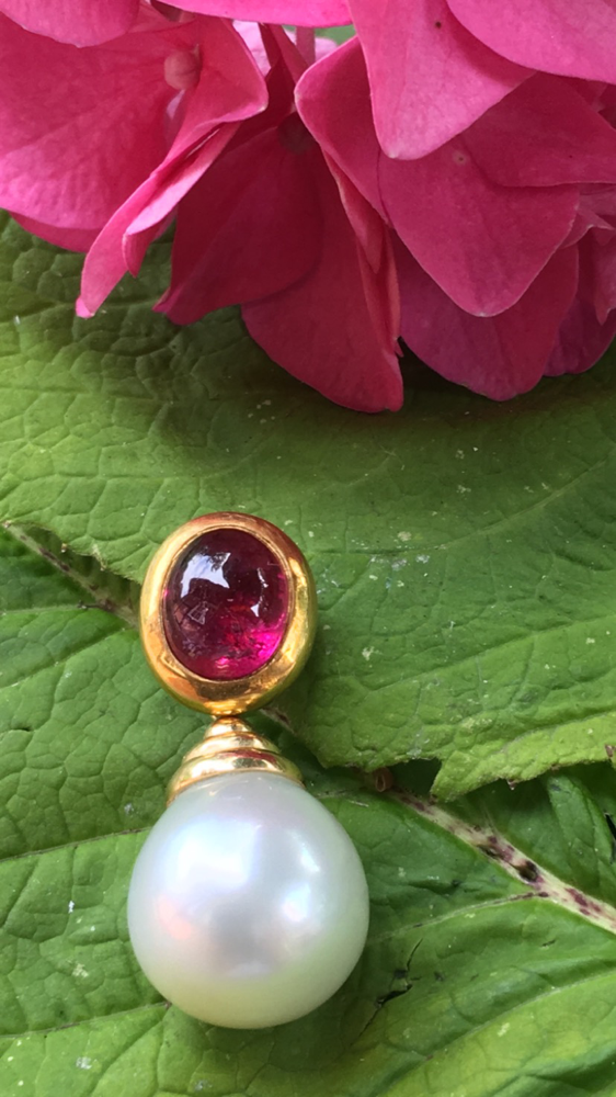 :Hamburg mit pinkem Turmalin € 1.220,00, Südseeperle P.a.A. 