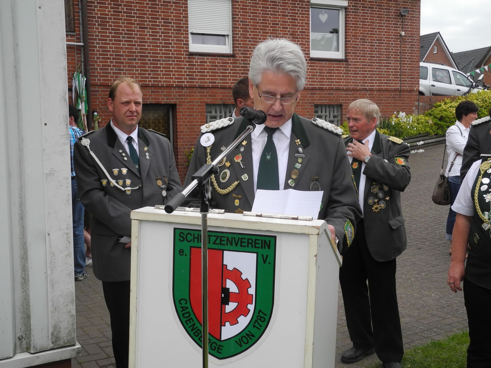 Überleitung zur Ehrung von Präsident Wolfgang Tiedemann. Foto: Jürgen Bauer
