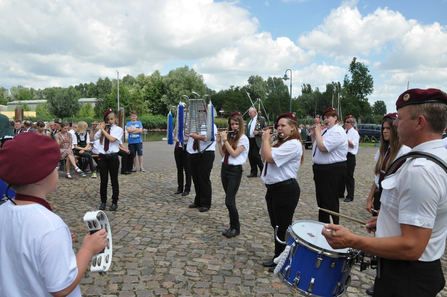 Der Spielmannszug aus Geversdorf spielt auf