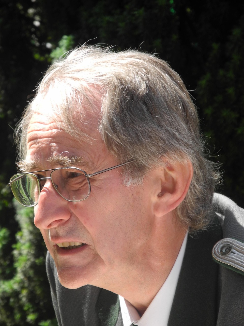 Horst nach der Ehrung im Gespräch mit einem Schützenbruder 