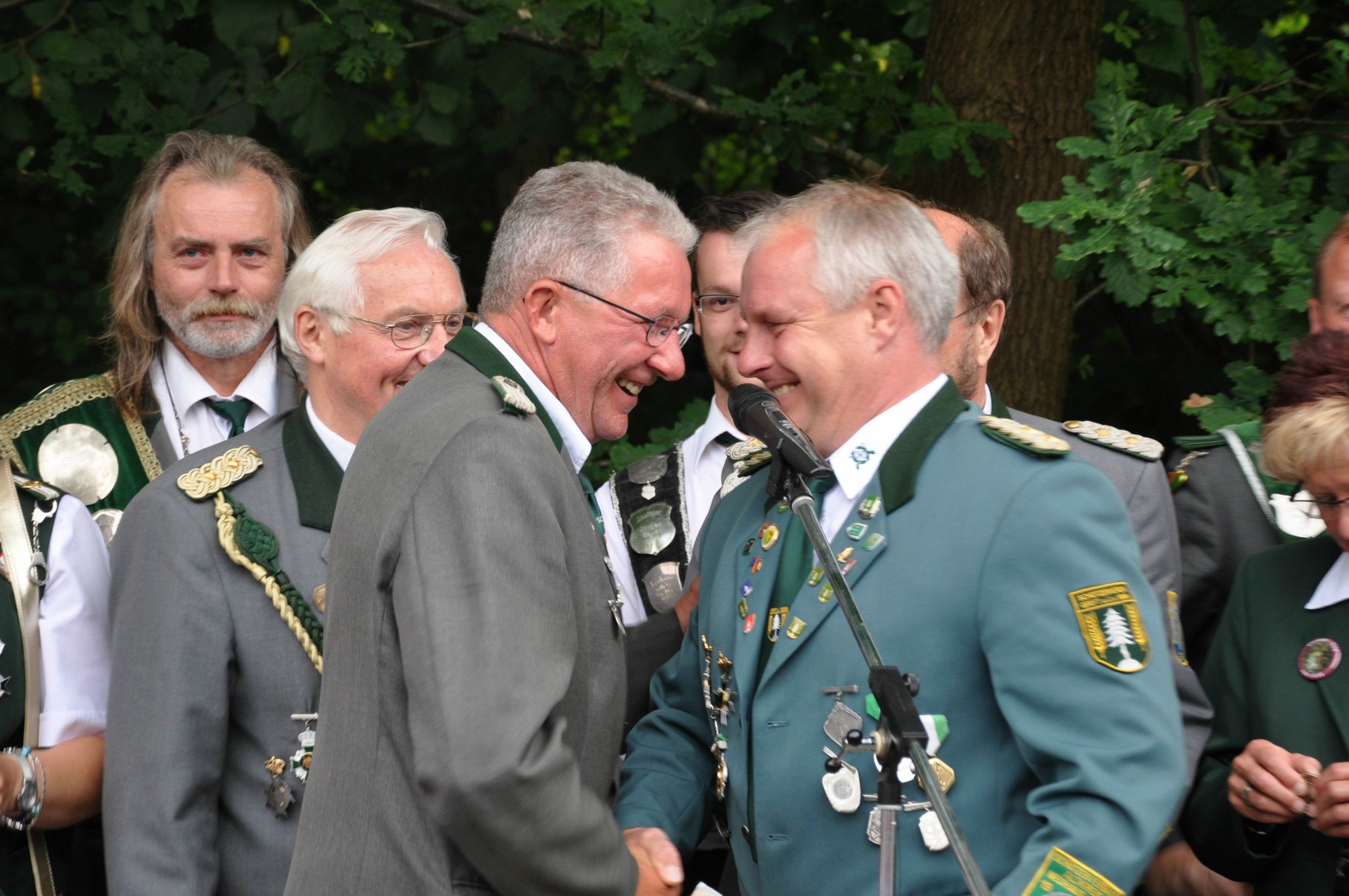 Hans-Hermann Horeis bekam von Stefan Thiele die Verbandsauszeichnung in Bronze