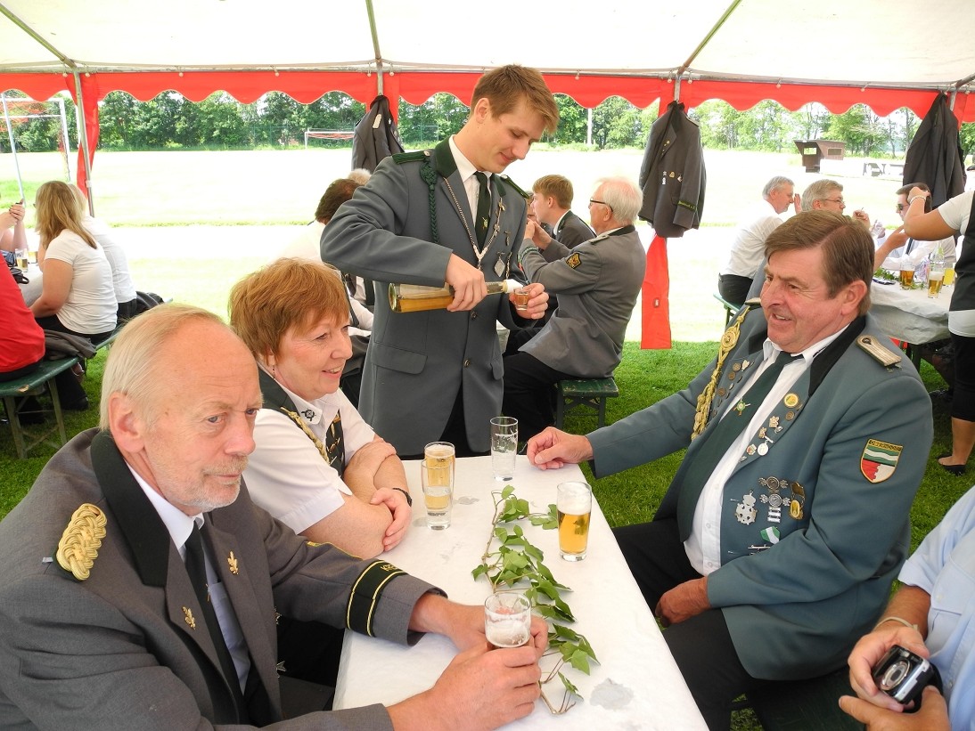 Da ist ja auch unser gewesener Kreisvorstandskollege Rolf ...