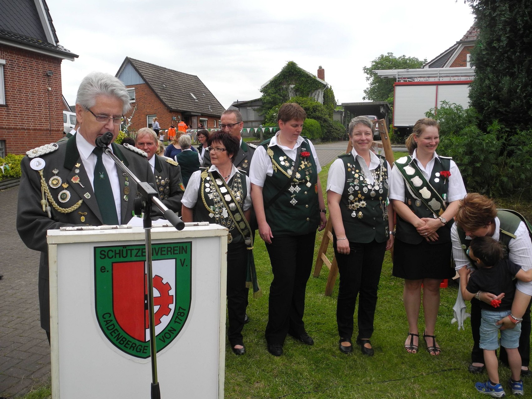 Gückwüsche an die Damenbannersieger 2013 u. 2014. Foto: Jürgen Bauer