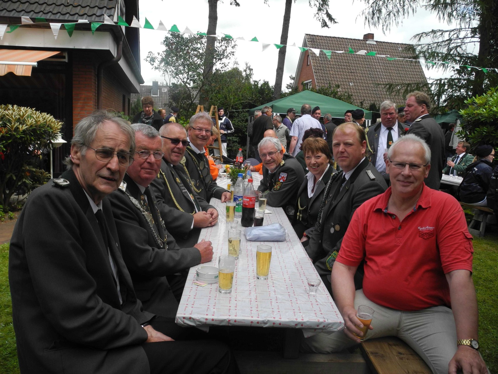 Tisch mit der Deligation des Schützenverbandes - kurz vor der Ehrung. zufällig saß Horst v.d. Reith mit am Tisch (vorne links)