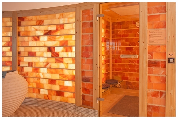 P4 integriert in Salzwand