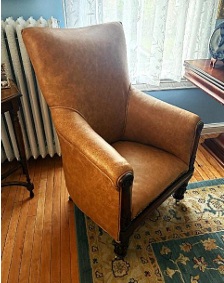 Finished upholstered chair of  Commodore Matthew C. Perry /  張替えが完了したペリー提督の椅子