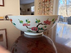 Porcelain bowl given to Commodore Perry’s sister showing plum tree and flowers (ume) / ペリー提督の妹に贈られた、梅の木と花が描かれた磁器の椀　Photo by Perry Russell