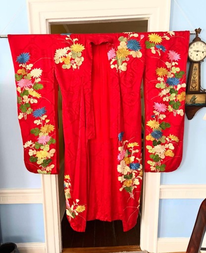 Mrs. Laura MacArthur’s kimono from Japan, 1957-61. / ローラ・マッカーサー夫人が日本から持ち帰った着物 1957-61