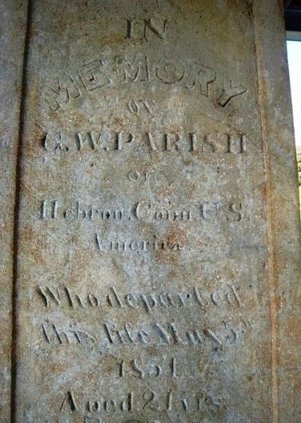 Grave of C.W. Parish  　　　 C.W.パリッシュの墓