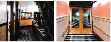 左はホテルフロント、右は入口の階段