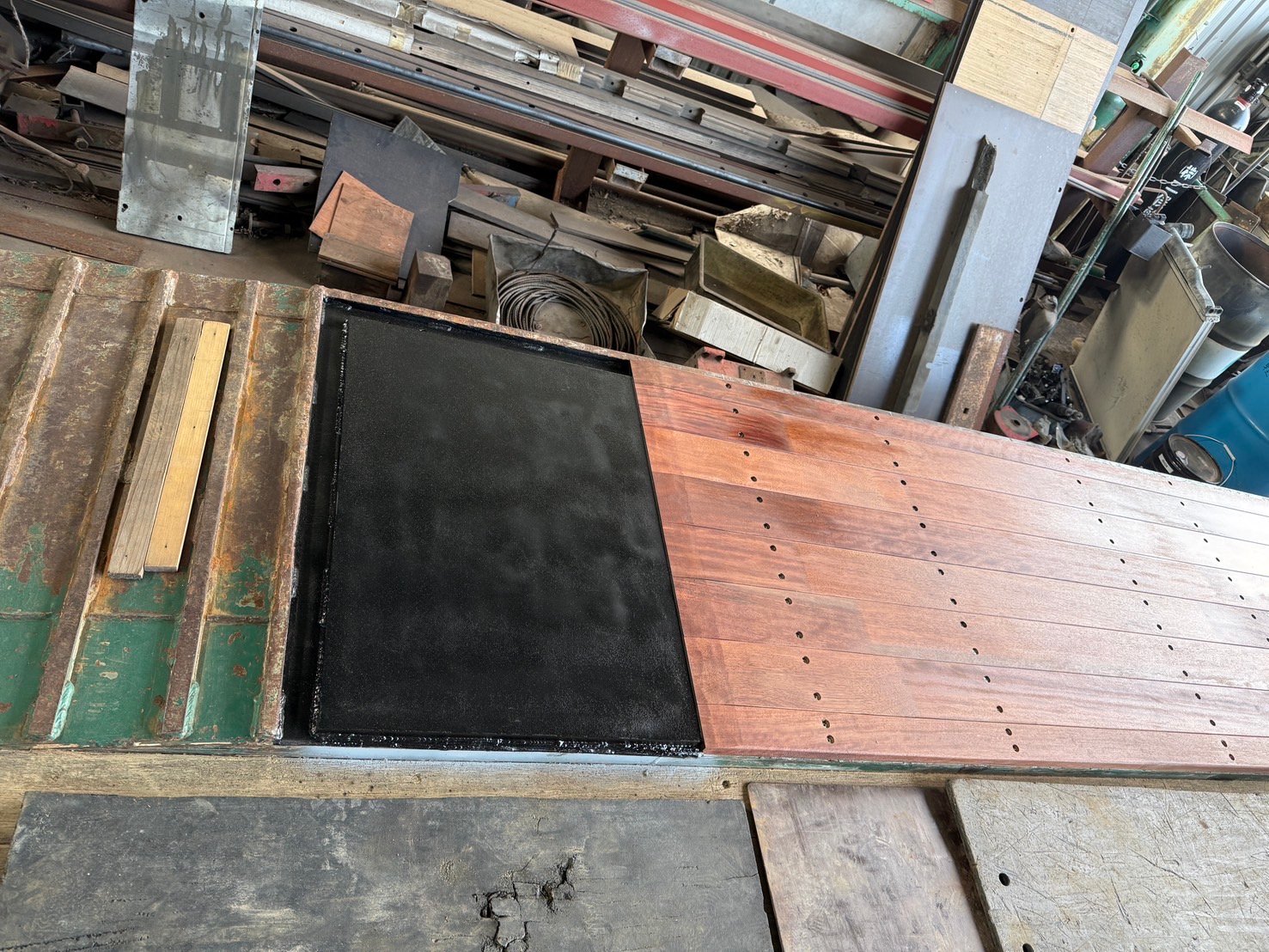 低床トレーラー施工後左