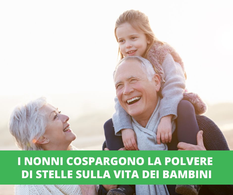 I nonni cospargono la polvere di stelle sulla vita dei bambini