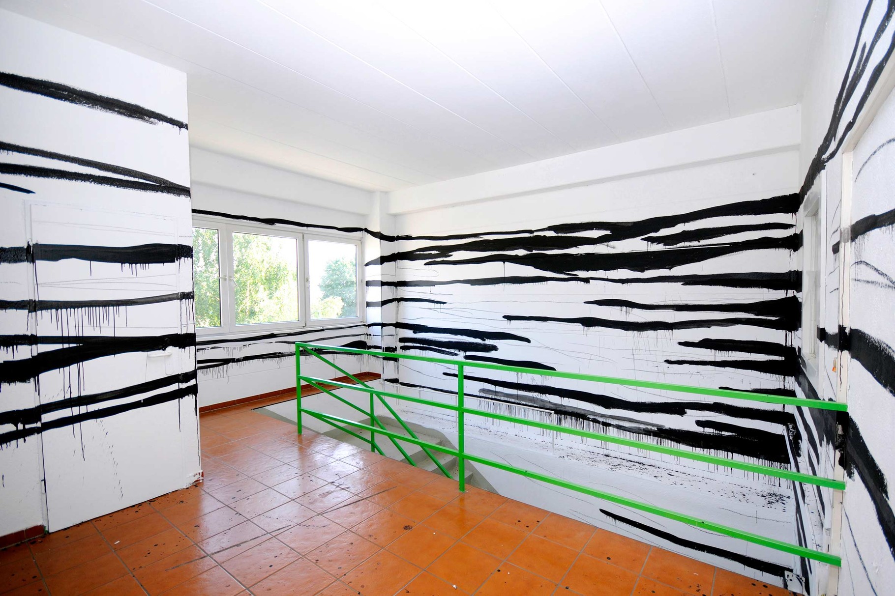 Monika Humm going on 28, Wandmalerei, 2008, Acryl auf LW und Putz, Treppenhaus, 2-Etagen, Neuland,  München, 2008