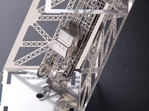 地上から1階へのエレベーター