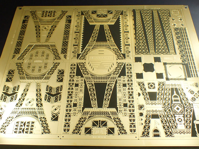 金のエッフェル塔を作ってみました