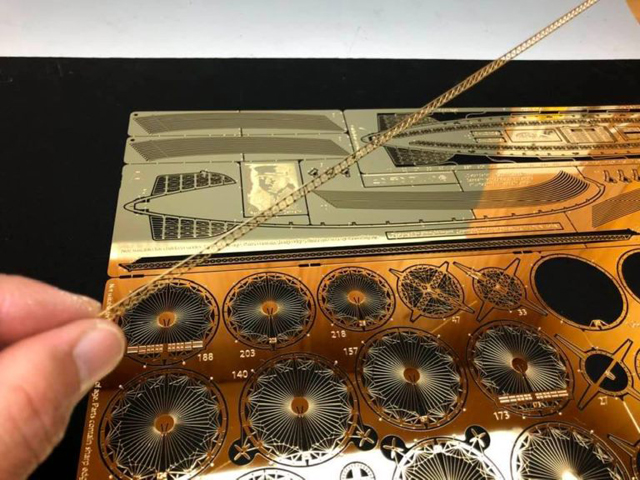 金メッキヒンデンブルク号、訳あり品