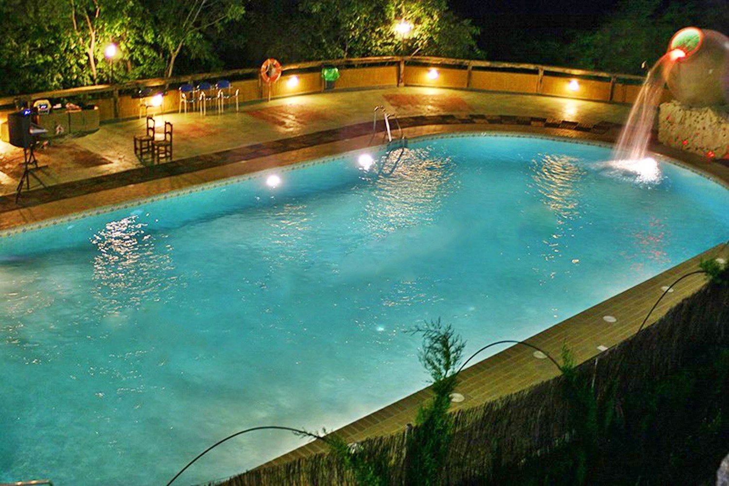 Click on the picture in order to start the slide show