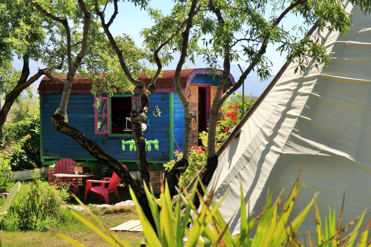 The Gypsy Wagon (side view)