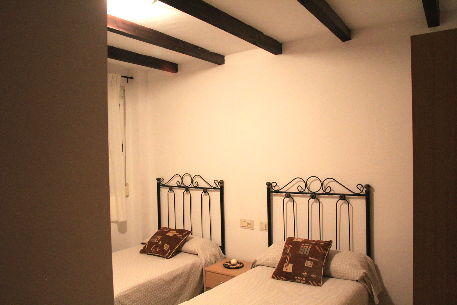 Bedroom 2 (1st floor)