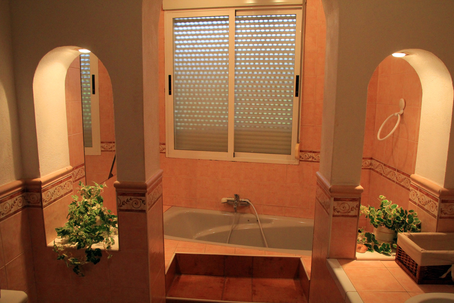 The bathroom (groundfloor)